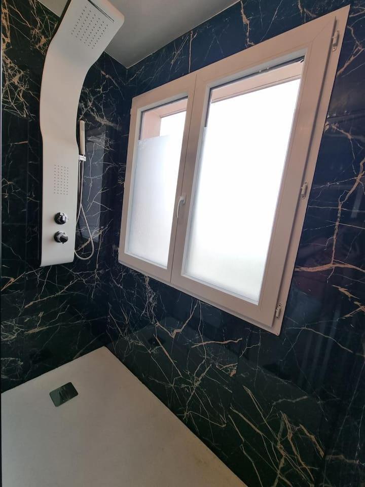 Grand Appartement 3 Chambres Disney - Paris - 82M2 Neuilly-sur-Marne Luaran gambar